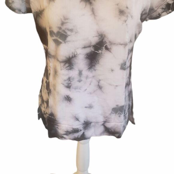 NWT GO COUTURE white tie dye fleece top - Picture 2 of 6